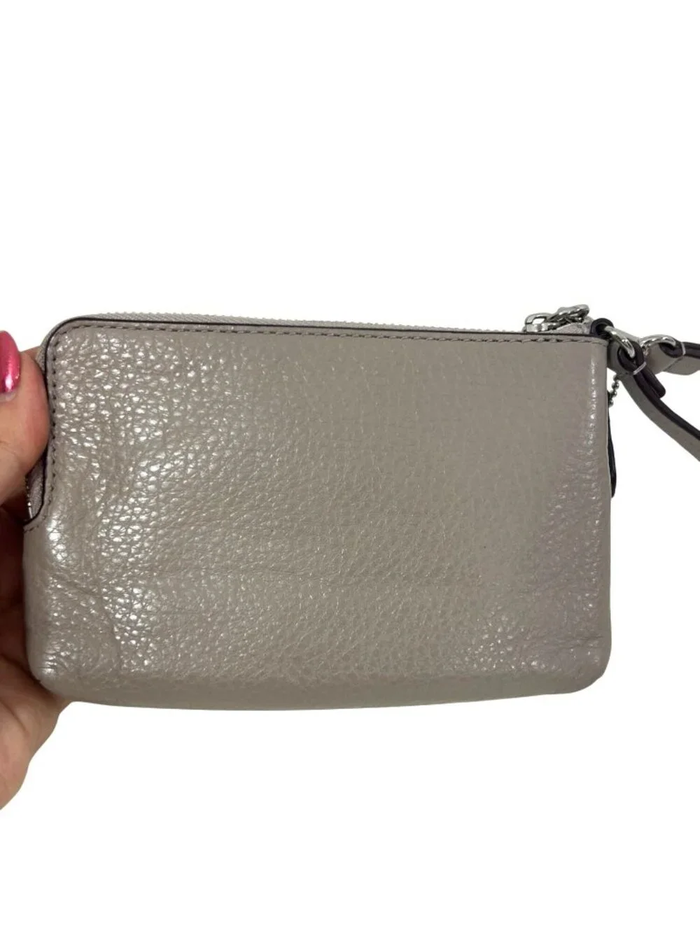 Coach New York Wristlet Clutch Purse Taupe Pebbled Leather Corner Zip Logo Charm